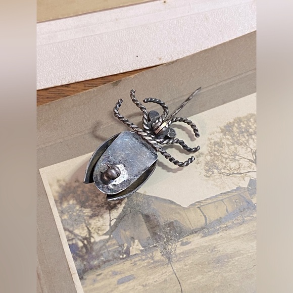 Vintage Sterling Silver Native American Turquoise Flying Beetle Brooch - Picture 9 of 10